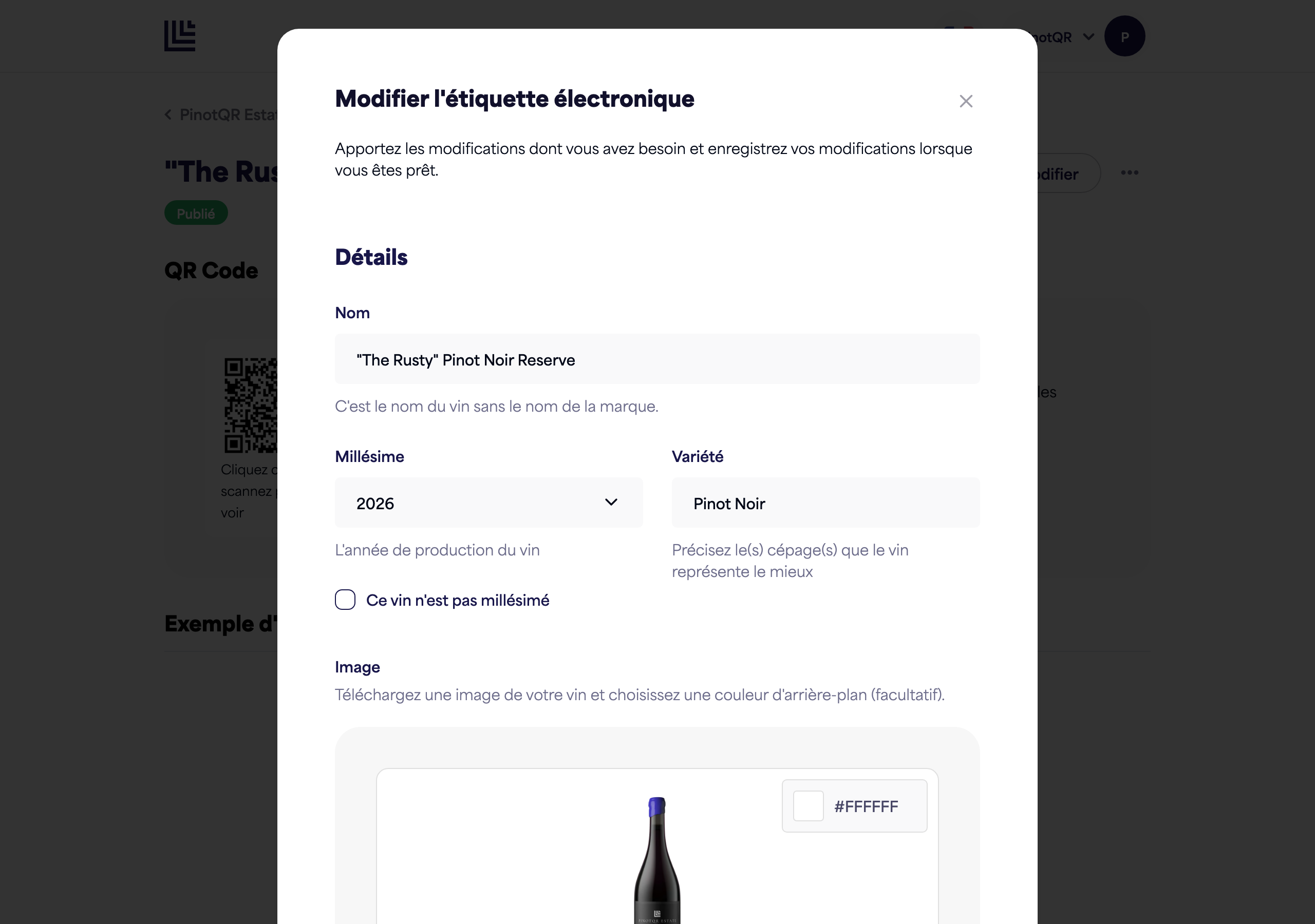 Le formulaire d'étiquette électronique affichant les champs Nom, Millésime et Cépage et le téléchargement de l'image de la bouteille
