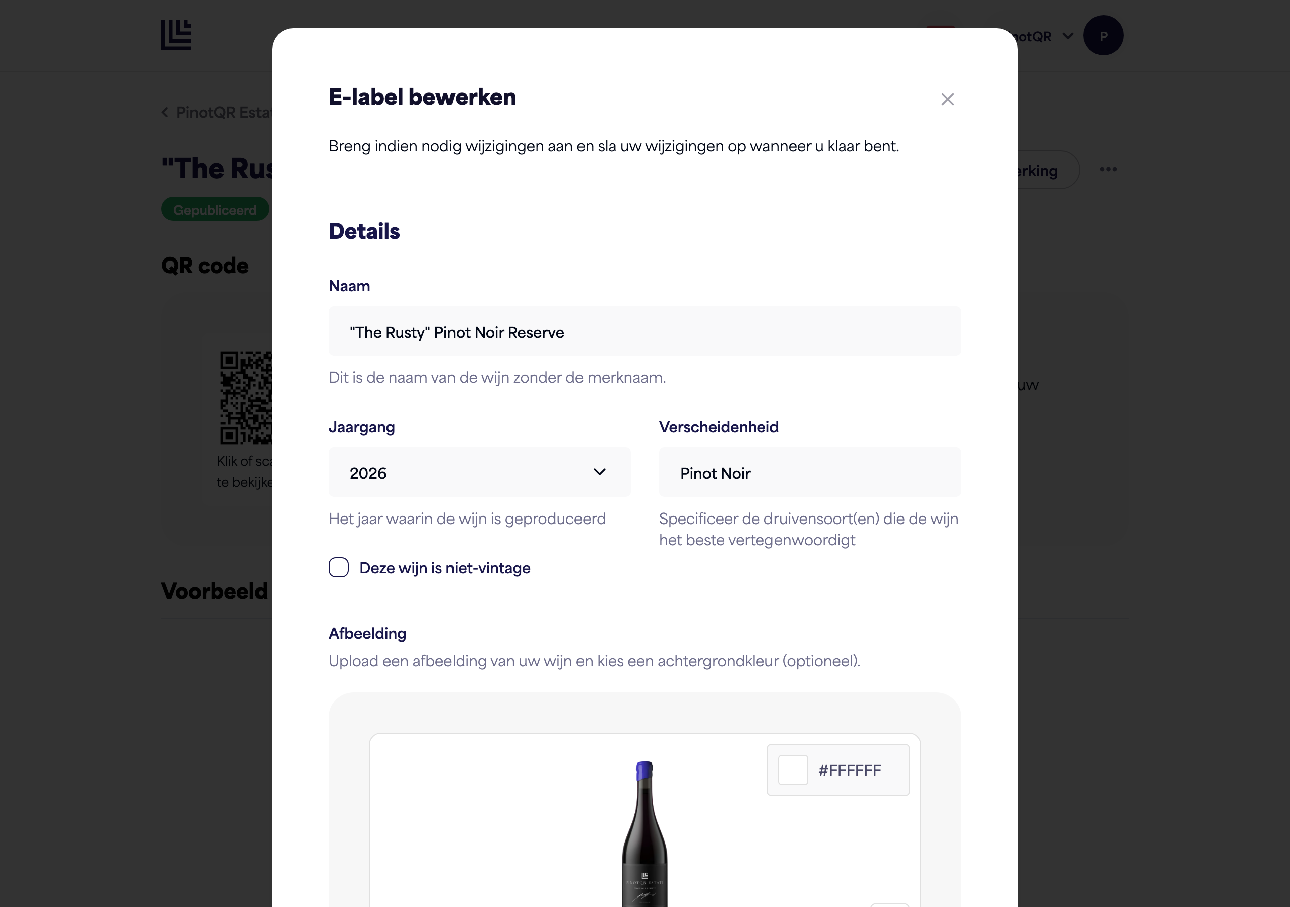Het e-labelformulier toont de velden Naam, Vintage en Variëteit en de upload van de flesafbeelding